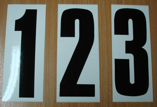 Sticker met cijfer zwart met witte achtergrond in 20 en 11